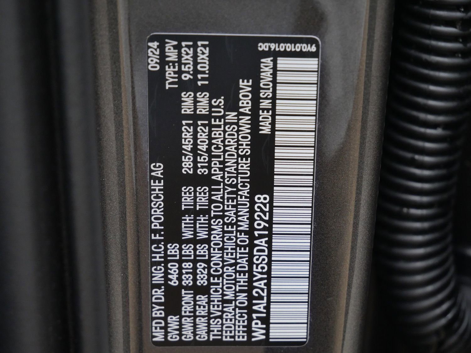 Used 2025 Porsche Cayenne S image 25