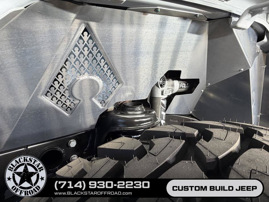 Used 2025 Jeep Wrangler Unlimited Rubicon AWD/4WD image 34