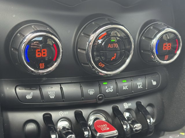 Used 2016 MINI Cooper 4-Door Hardtop image 9