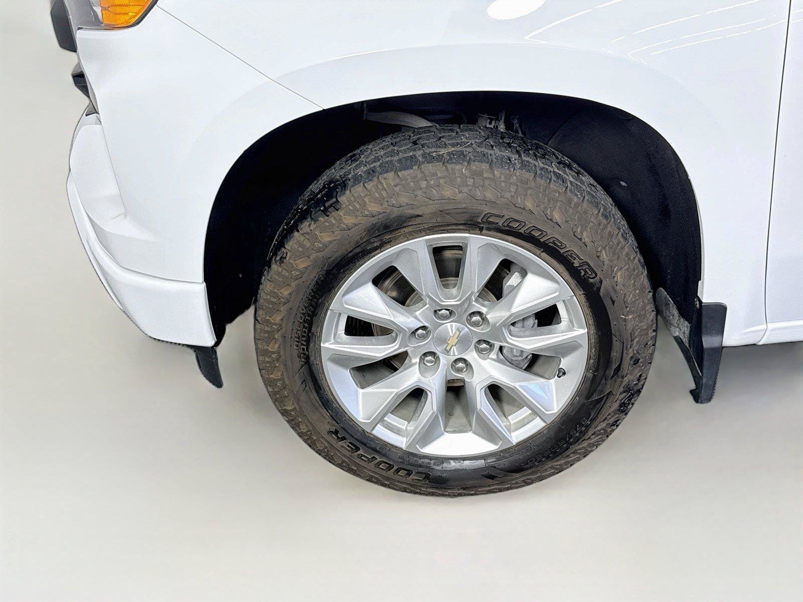 Used 2024 Chevrolet Silverado 1500 Custom AWD/4WD image 21