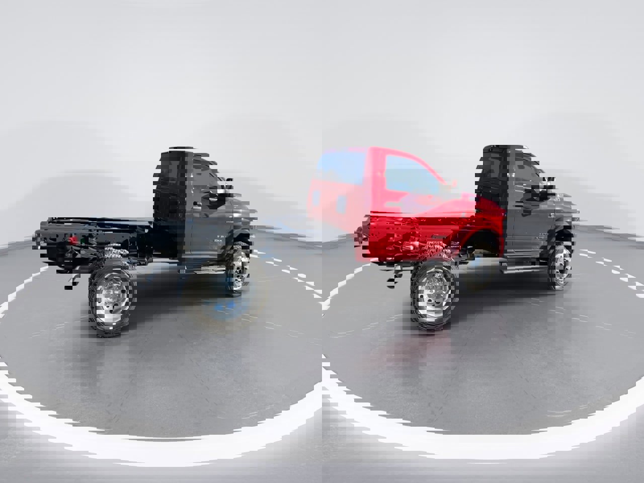 New 2026 RAM 5500 4x4 Regular Cab image 8