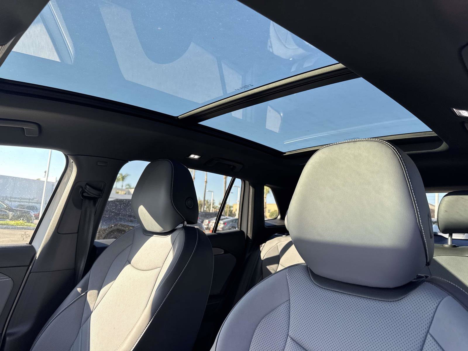 New 2026 Volkswagen Tiguan SE R-Line FWD image 15