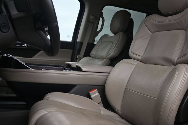 Used 2023 Lincoln Navigator Reserve w/ Equipment Group 201A AWD/4WD image 16