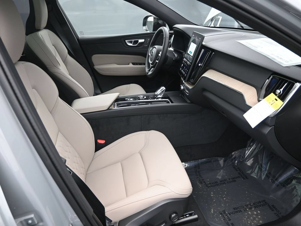 New 2026 Volvo XC60 B5 Plus w/ Protection Package Premier AWD/4WD image 37