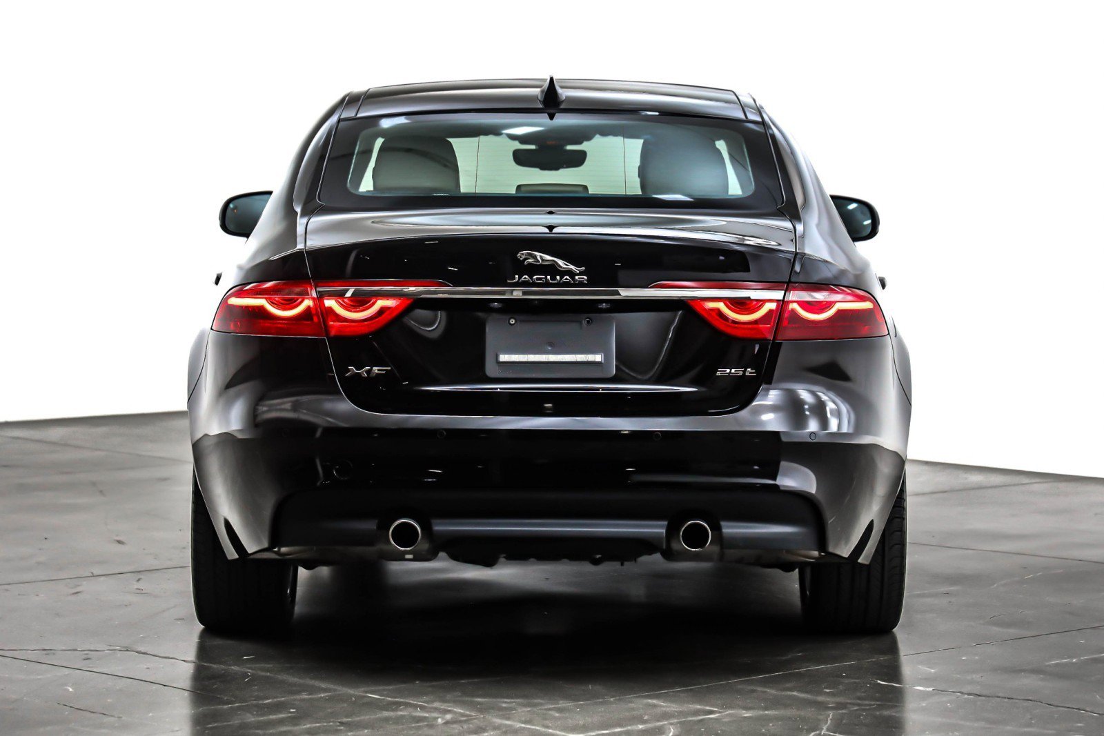 Used 2020 Jaguar XF Prestige image 3