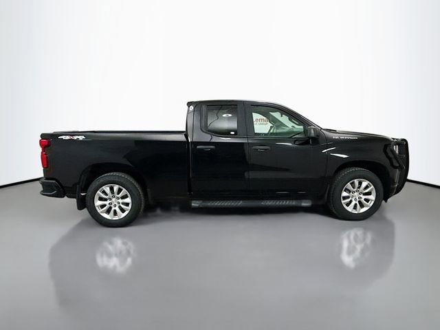 Used 2020 Chevrolet Silverado 1500 Custom w/ Custom Value Package image 10