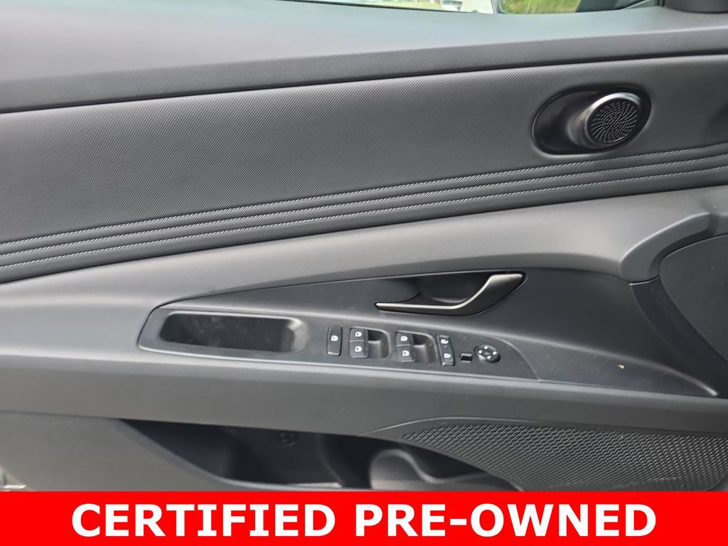Certified 2025 Hyundai Elantra SEL FWD image 28