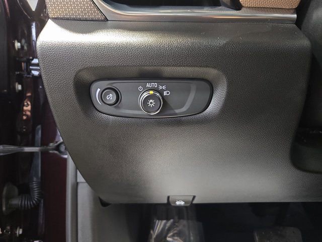 Used 2023 Chevrolet Traverse Premier image 29