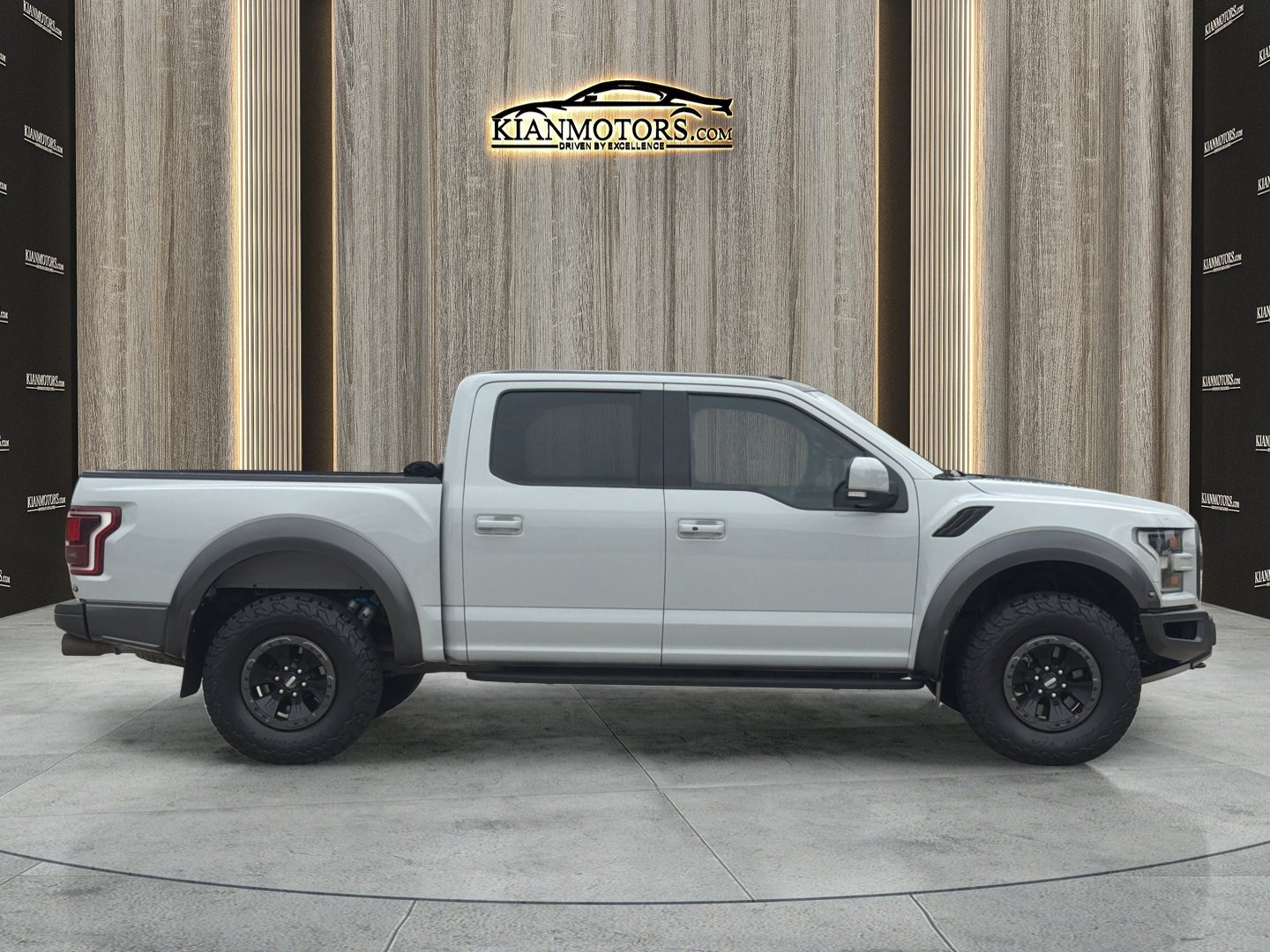 Used 2017 Ford F150 Raptor w/ Equipment Group 802A Luxury AWD/4WD image 15