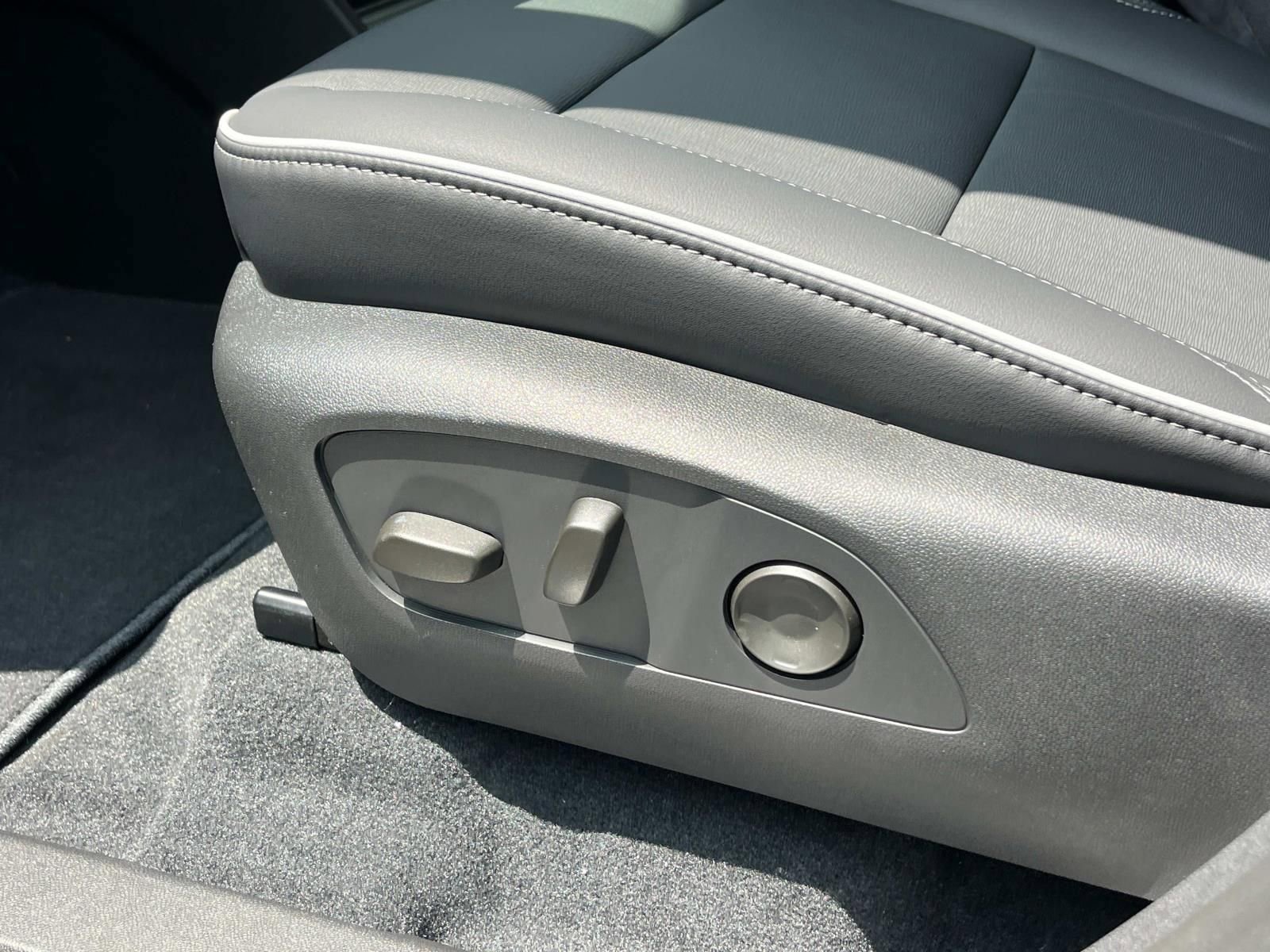 New 2026 Buick Enclave Preferred w/ Power Package AWD/4WD image 25