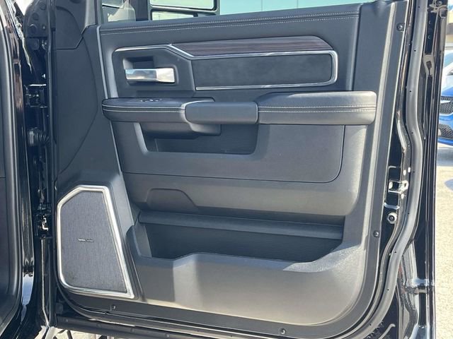 Used 2025 RAM 3500 Laramie AWD/4WD image 26