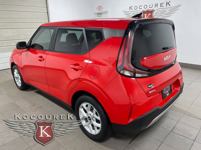 Used 2023 Kia Soul LX w/ LX Technology Package image 4