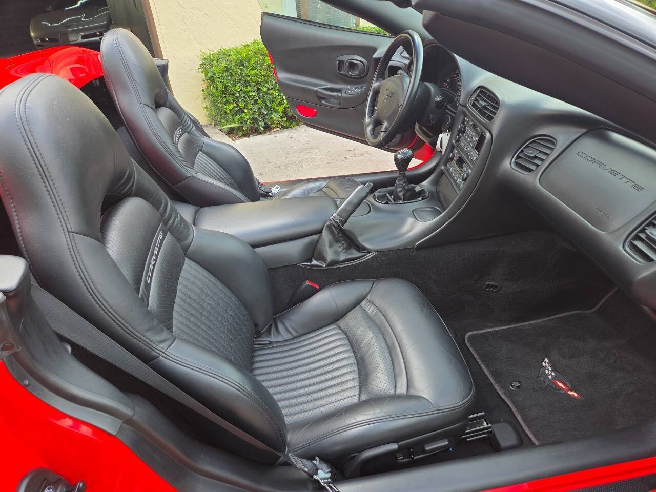 Used 2004 Chevrolet Corvette Convertible w/ Preferred Equipment Group RWD image 18