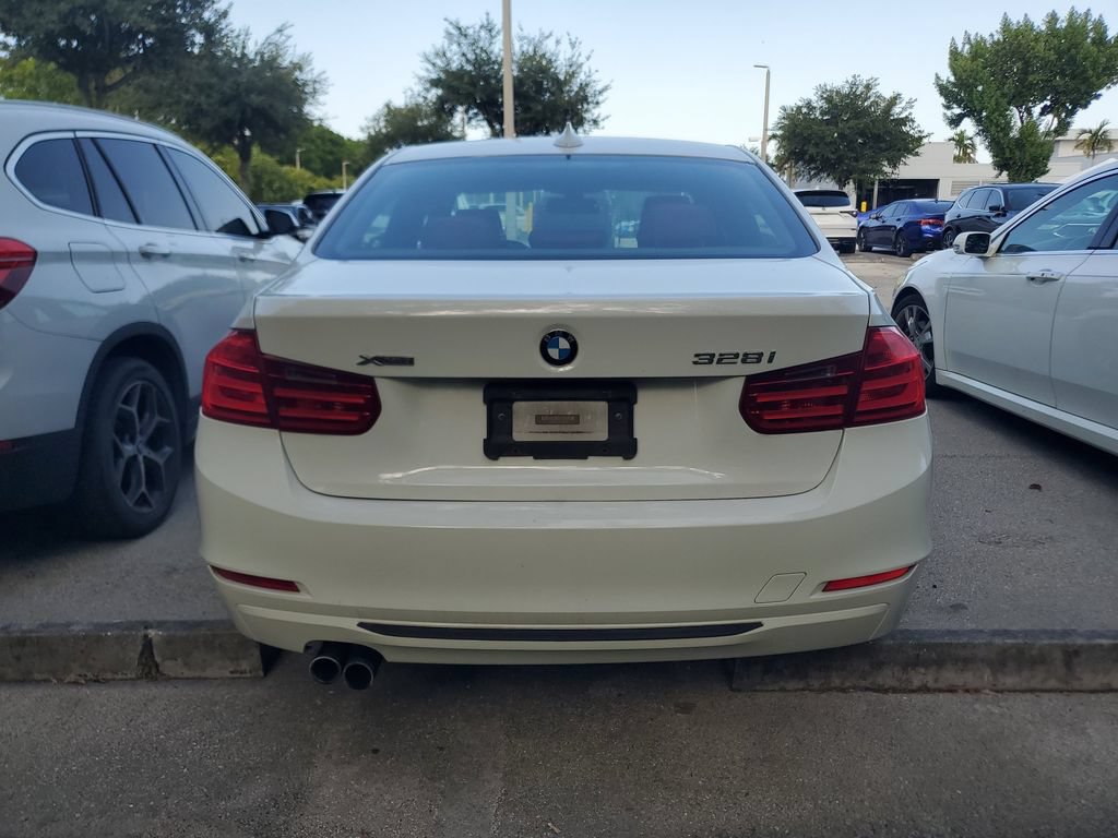 Used 2013 BMW 328i xDrive Sedan AWD/4WD image 8