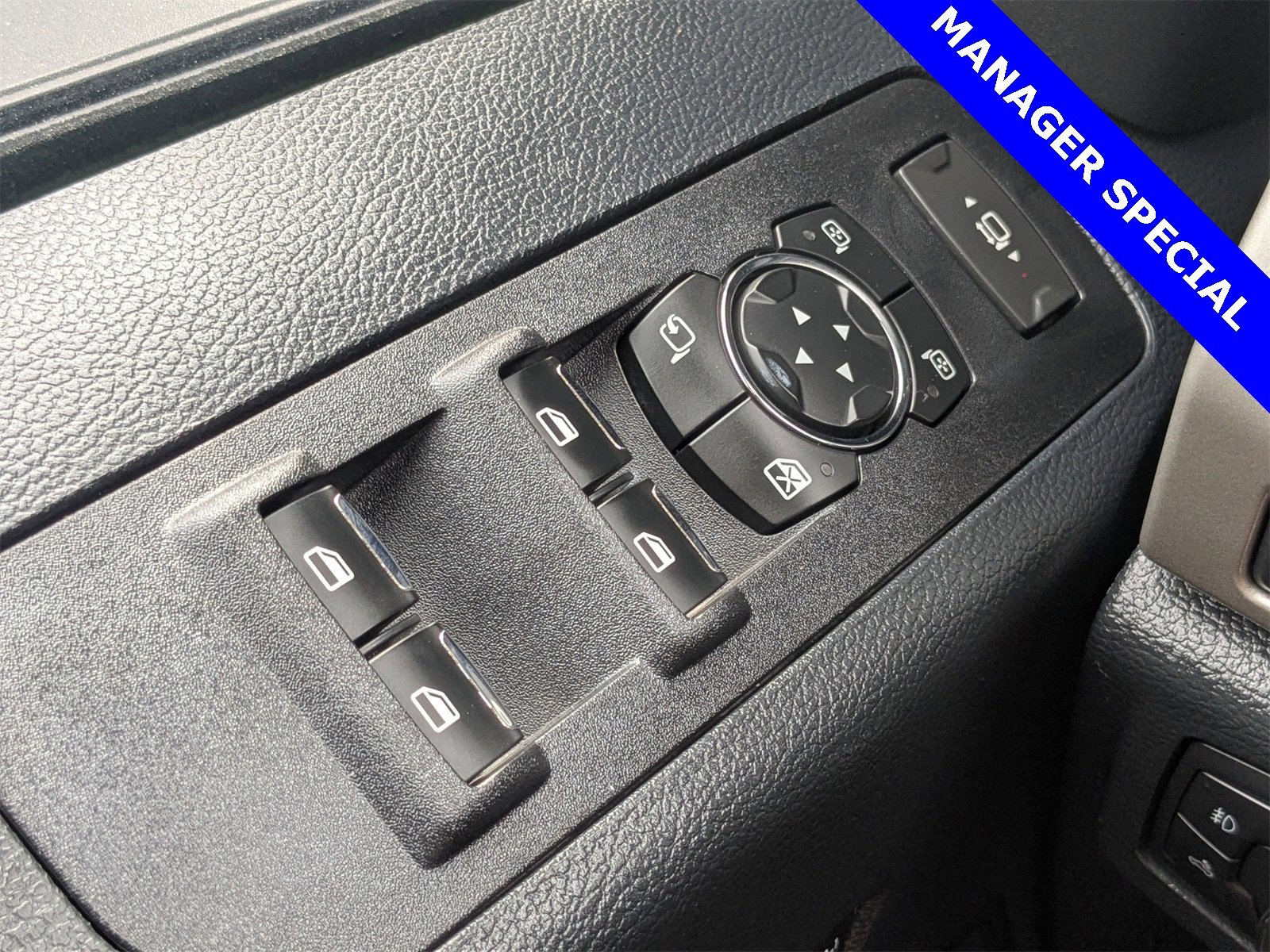 Used 2022 Ford F350 Lariat image 27