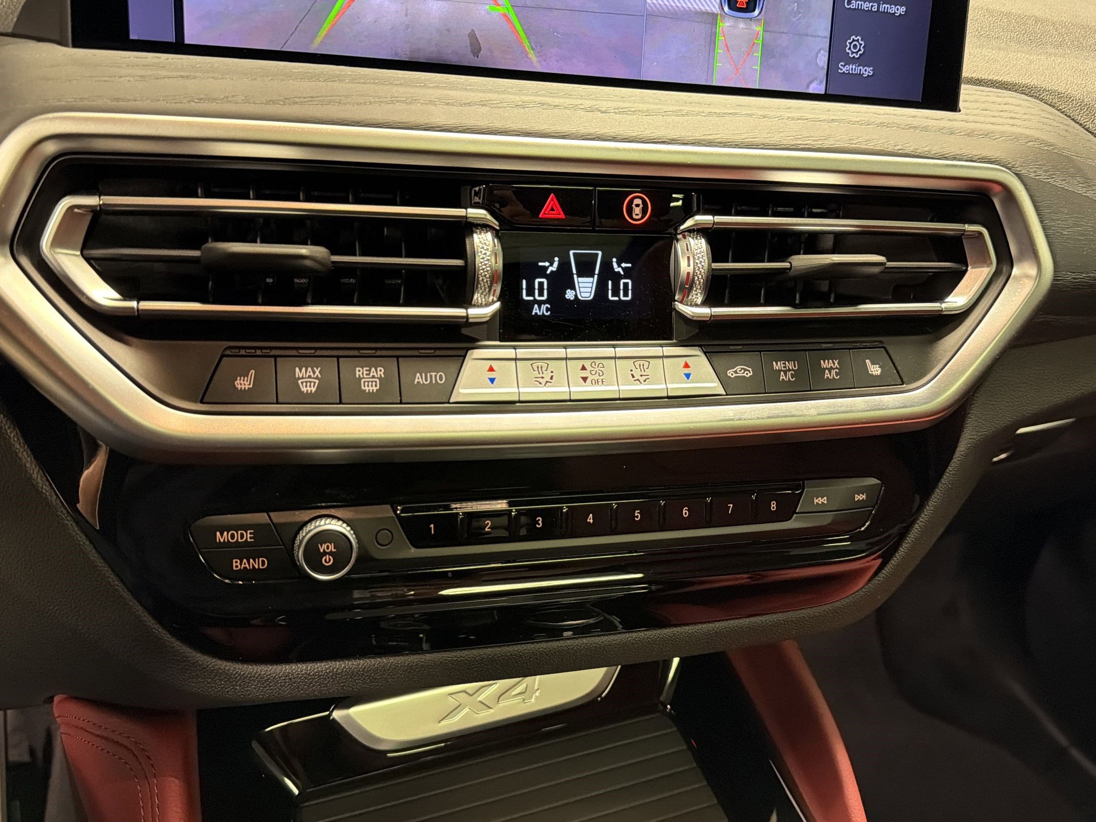 Certified 2024 BMW X4 xDrive30i w/ Premium Package image 25