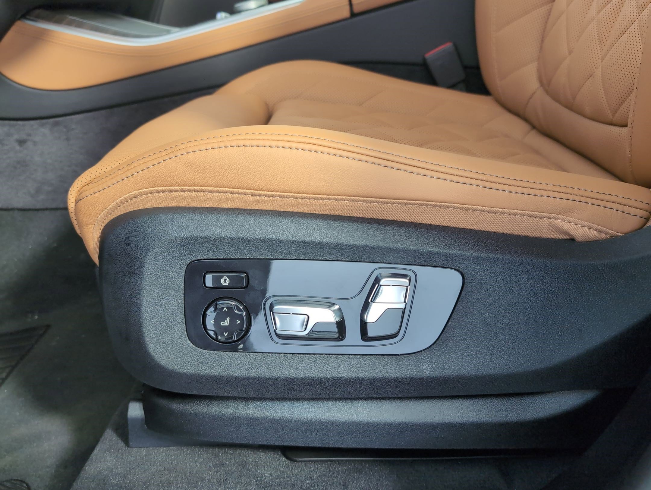 Used 2026 BMW X5 sDrive40i w/ Climate Comfort Package RWD image 11