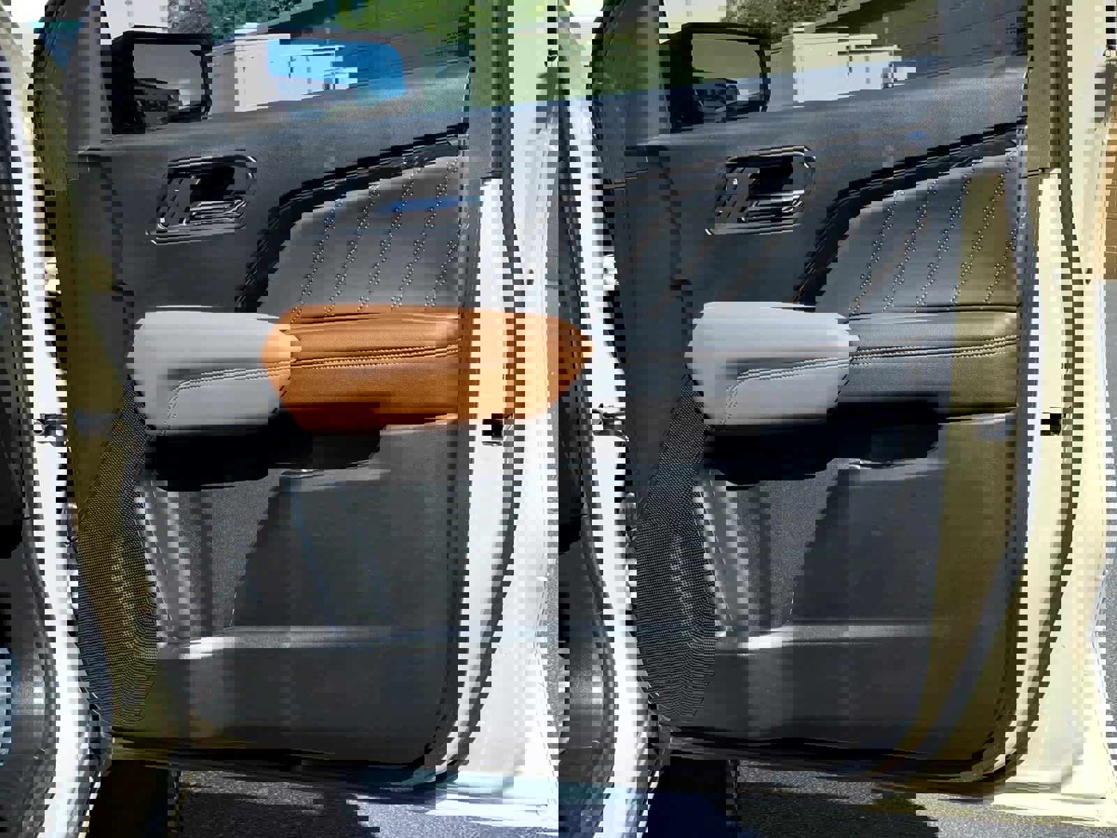 Used 2024 GMC Canyon AT4 w/ AT4 Premium Package image 23