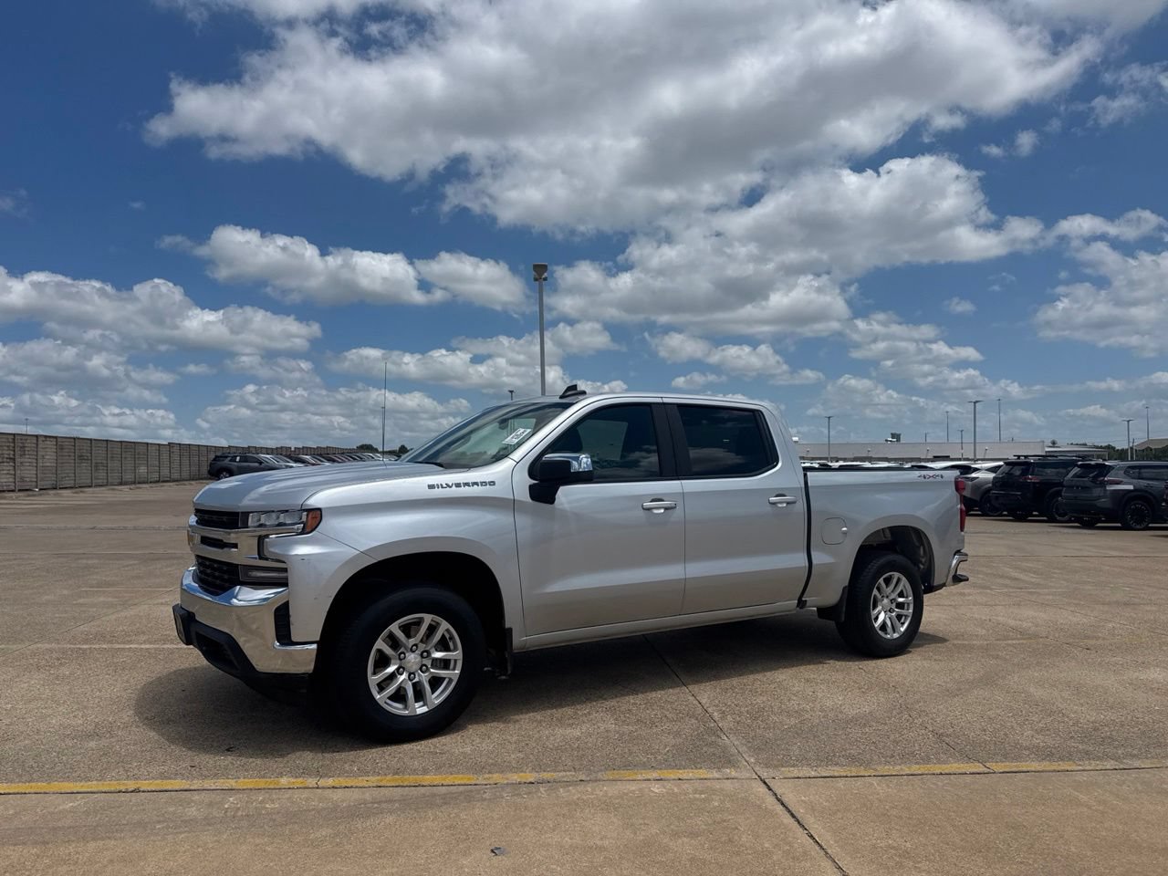 Used 2022 Chevrolet Silverado 1500 LT AWD/4WD image 11
