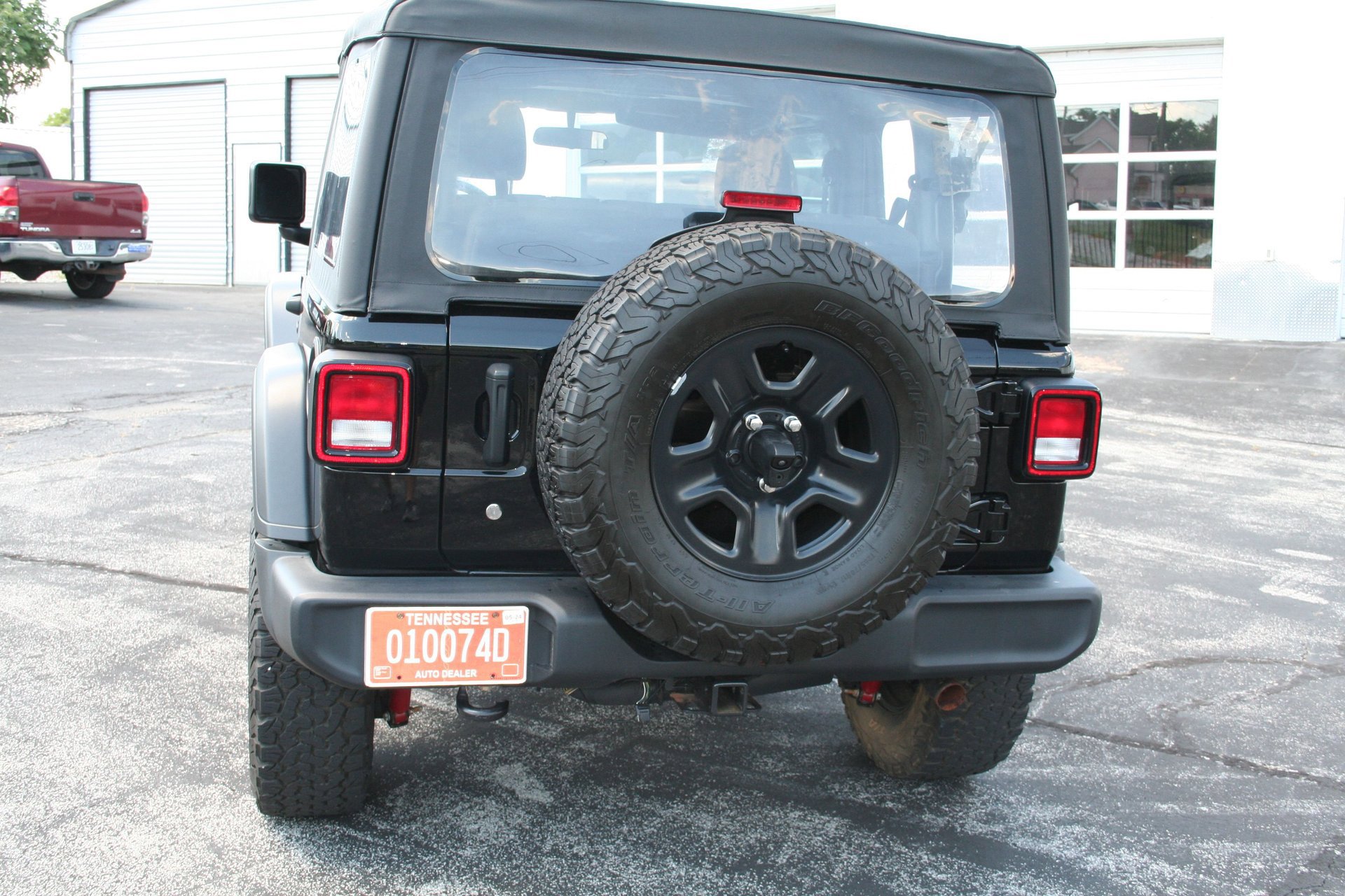 Used 2020 Jeep Wrangler Sport image 11