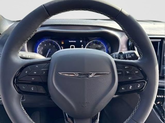 New 2026 Chrysler Pacifica Select w/ S Appearance Package AWD/4WD image 15