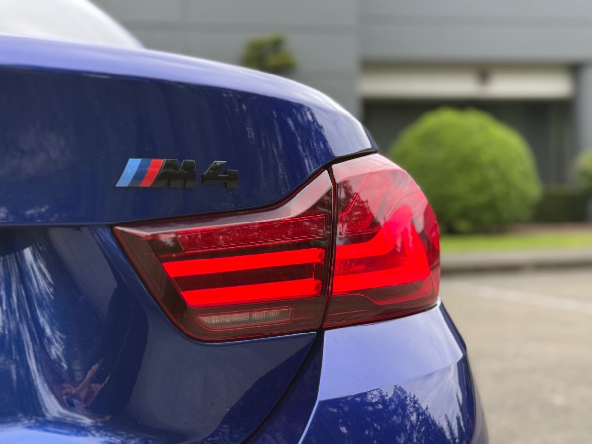 Used 2020 BMW M4 Convertible w/ Competition Package RWD image 8