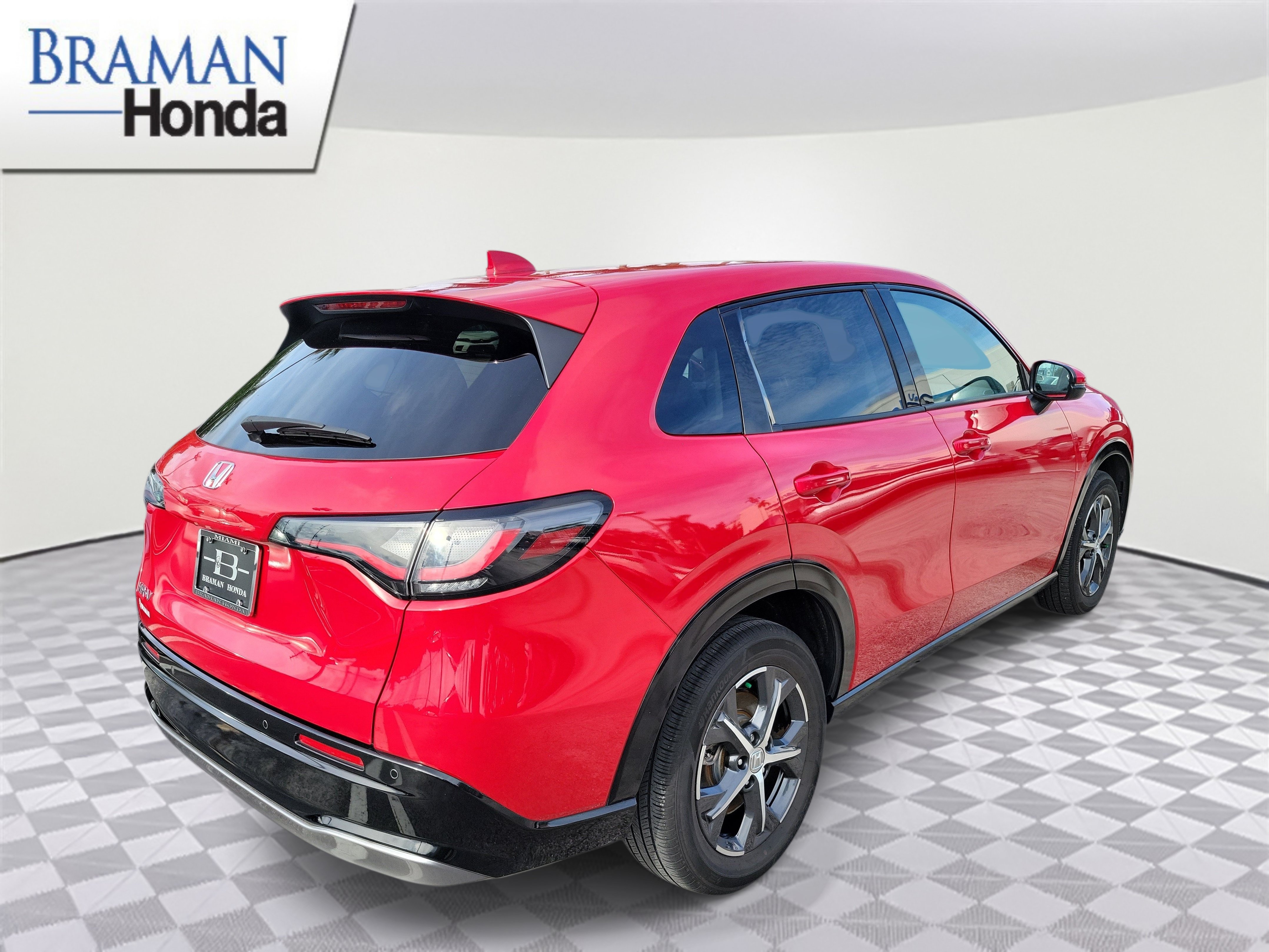 Certified 2024 Honda HR-V EX-L image 3