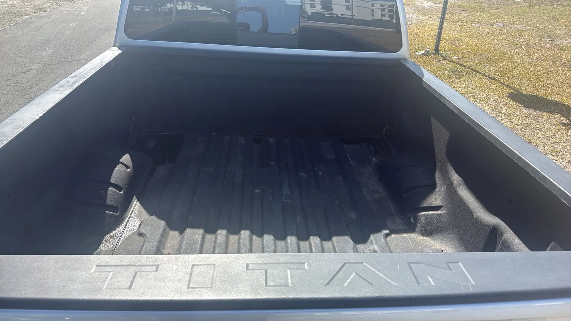 Used 2019 Nissan Titan SV RWD image 7