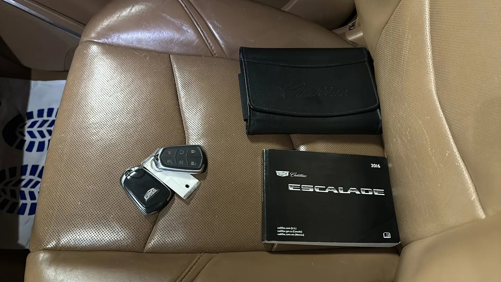 Used 2016 Cadillac Escalade Platinum image 39