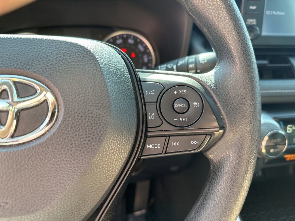 Used 2019 Toyota RAV4 XLE FWD image 18