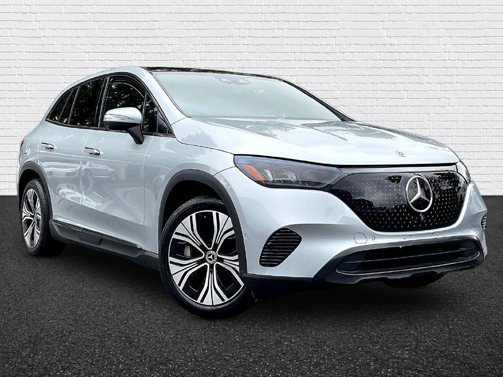 Used 2023 Mercedes-Benz EQE 350+ SUV w/ Exclusive Trim Package image 3