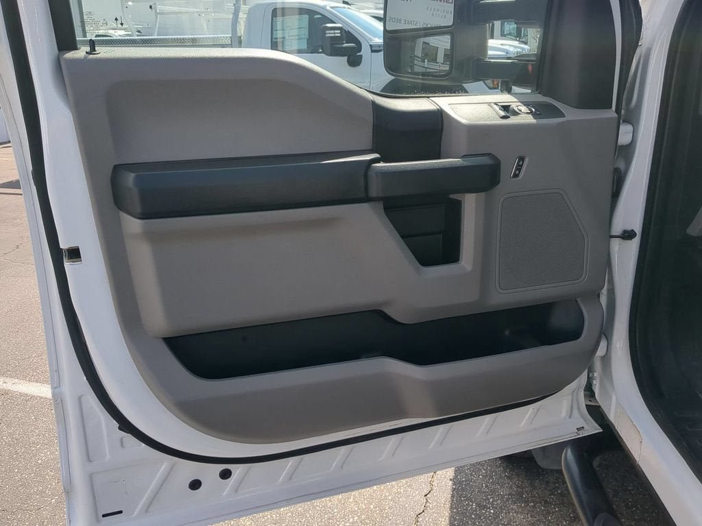 Used 2020 Ford F550 Luxury RWD image 22