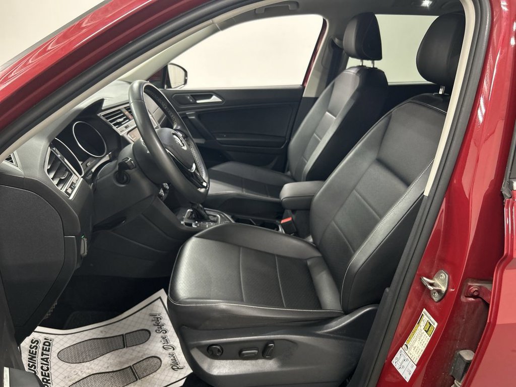 Used 2021 Volkswagen Tiguan SE w/ Panoramic Sunroof Package AWD/4WD image 9