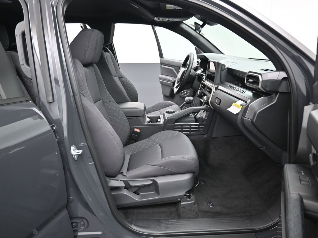 Certified 2025 Toyota Tacoma SR5 AWD/4WD image 34