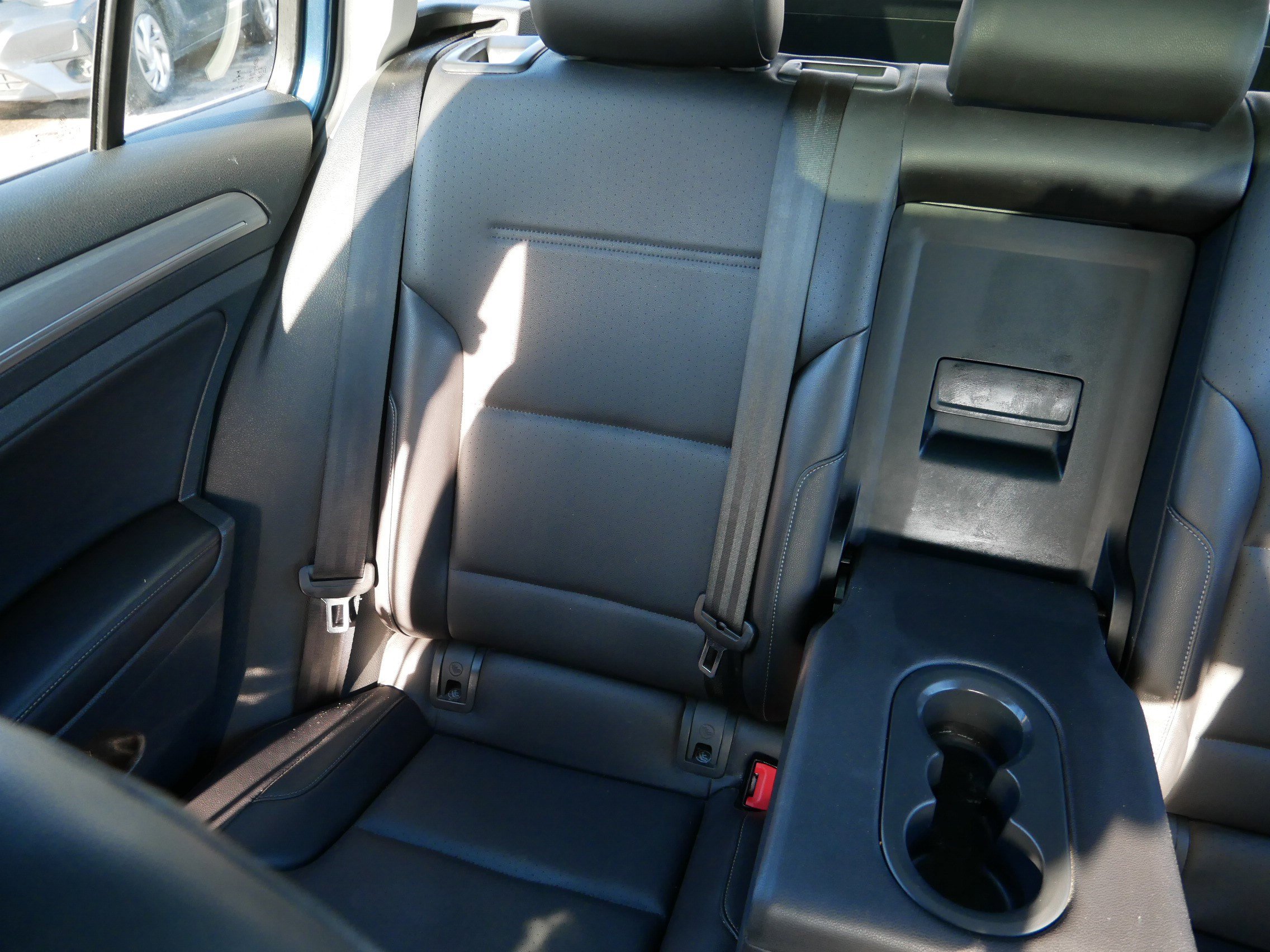 Used 2015 Volkswagen Golf TDI SE image 12