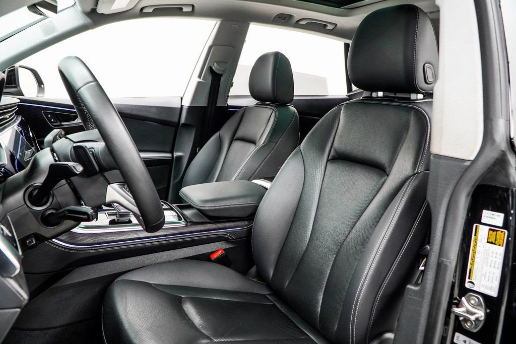 Used 2023 Audi Q8 Prestige image 38