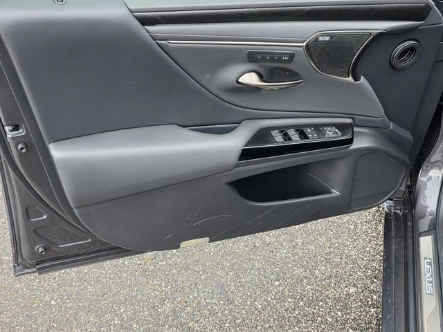 Certified 2025 Lexus ES 350 Ultra Luxury w/ Accessory Package (Z2) image 33