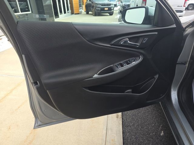 Used 2025 Chevrolet Malibu RS image 10