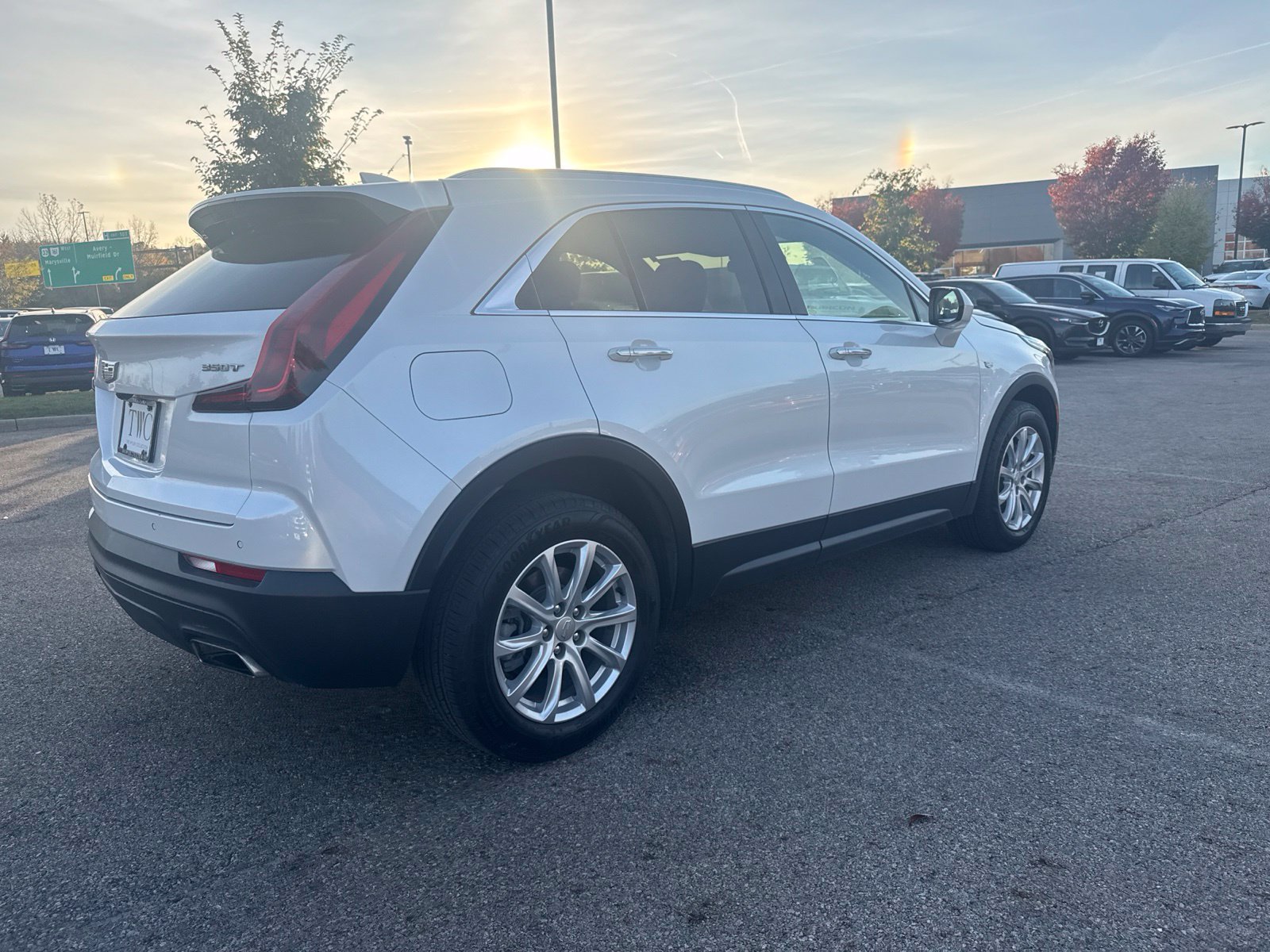 Used 2022 Cadillac XT4 Luxury w/ Cold Weather Package AWD/4WD image 5