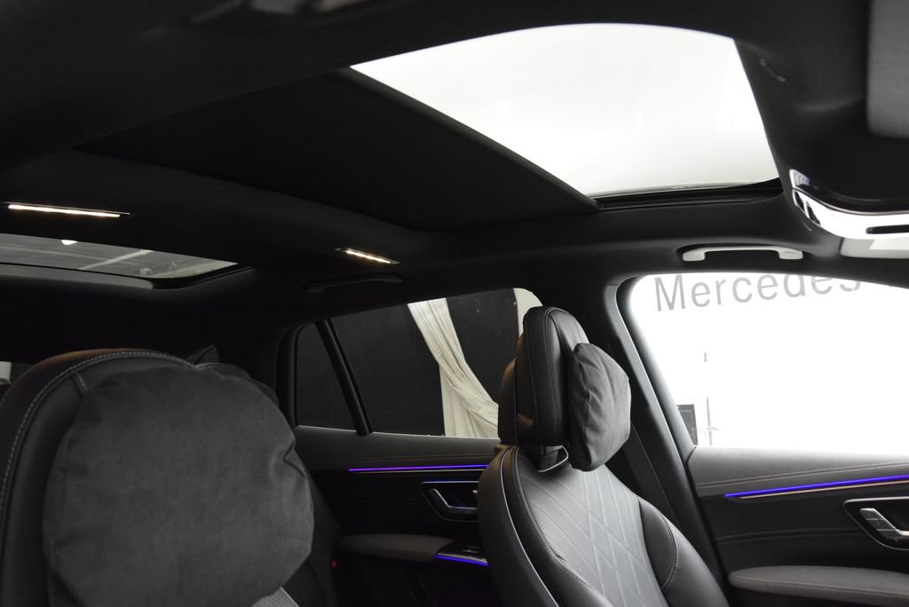 New 2026 Mercedes-Benz EQS 550 4MATIC SUV image 16