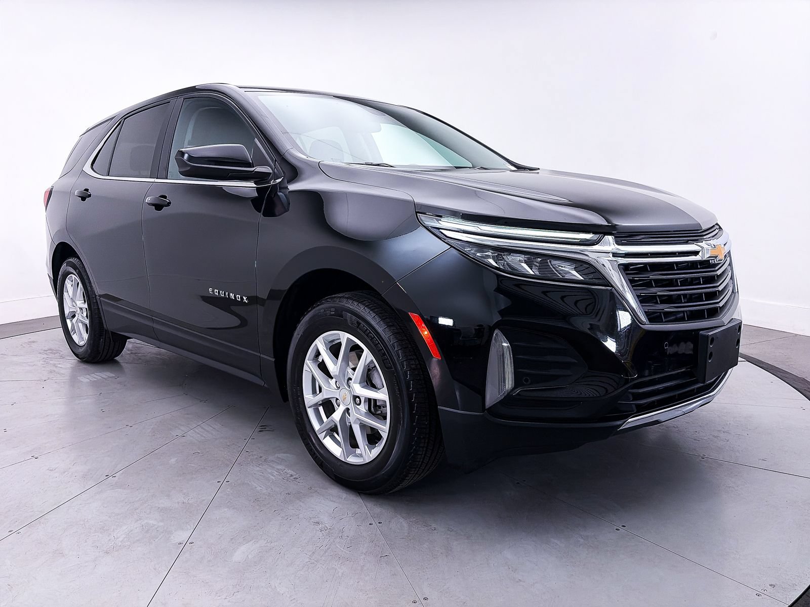 Used 2023 Chevrolet Equinox LT FWD image 8