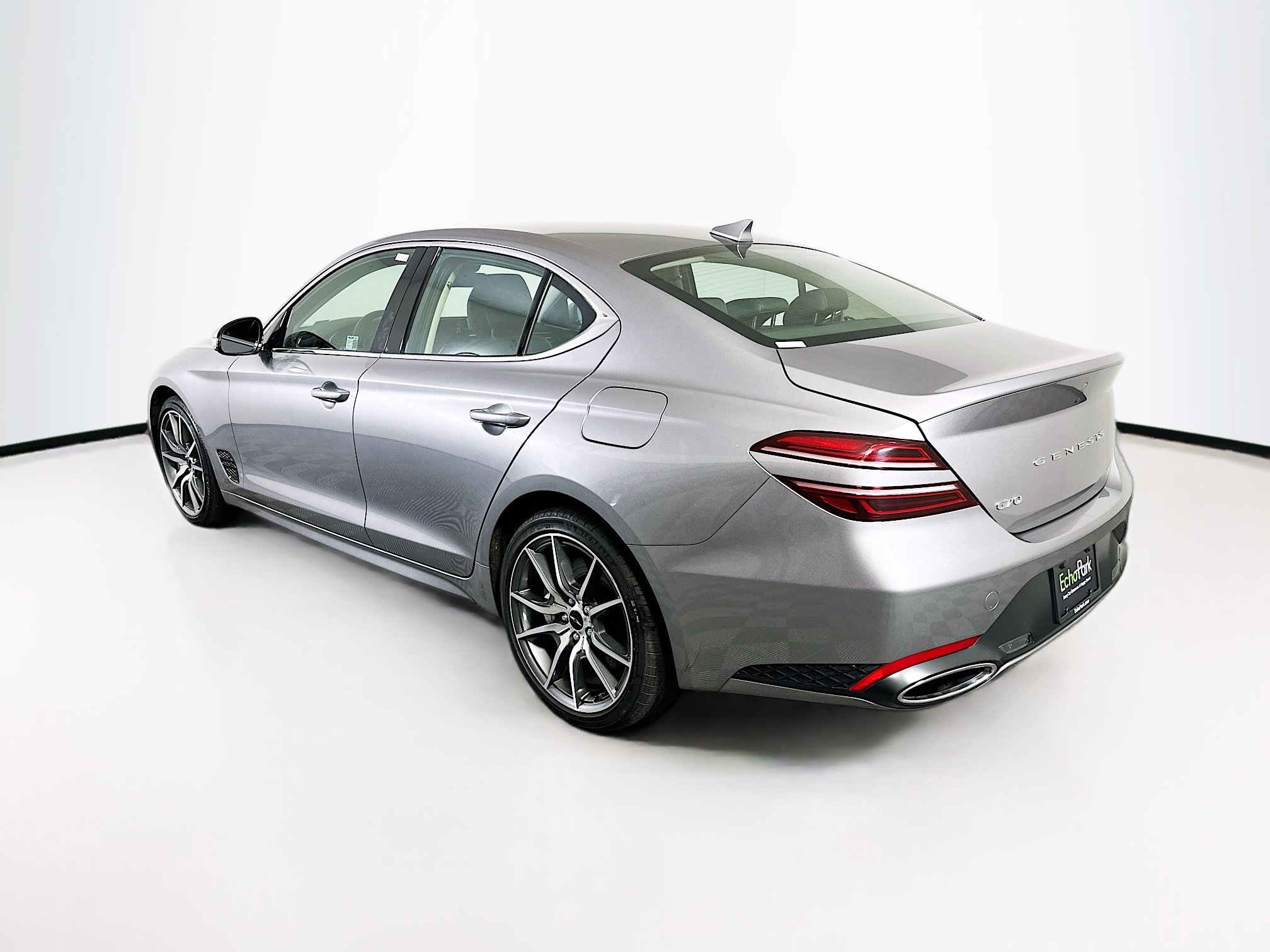 Used 2025 Genesis G70 2.5T image 5
