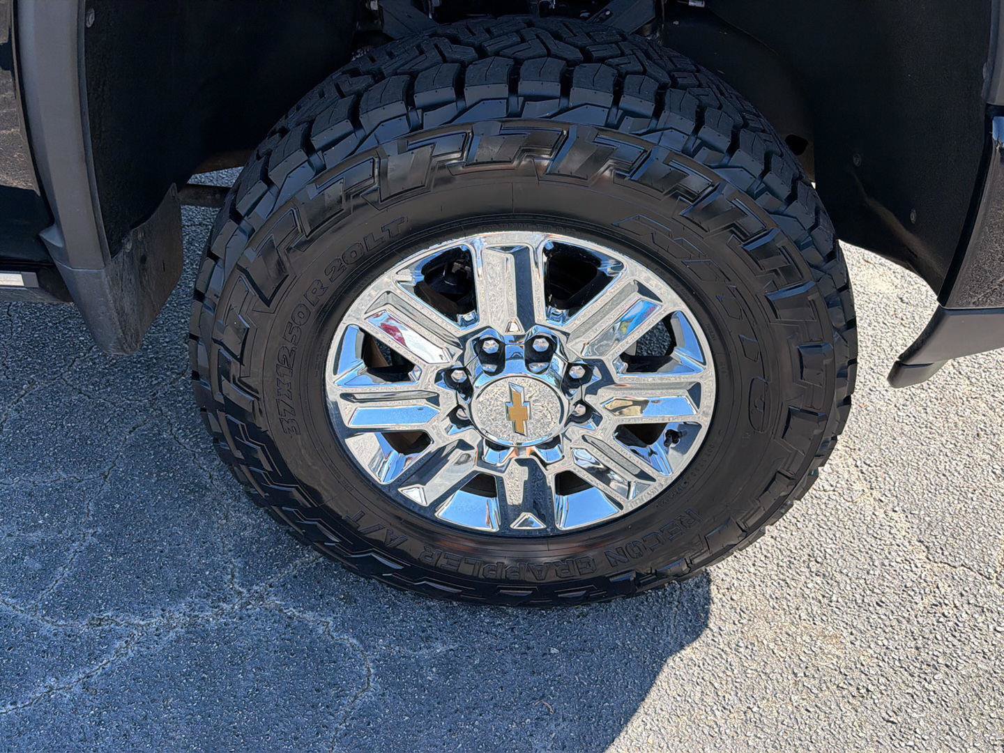 Used 2024 Chevrolet Silverado 3500 High Country w/ High Country Premium Package AWD/4WD image 45