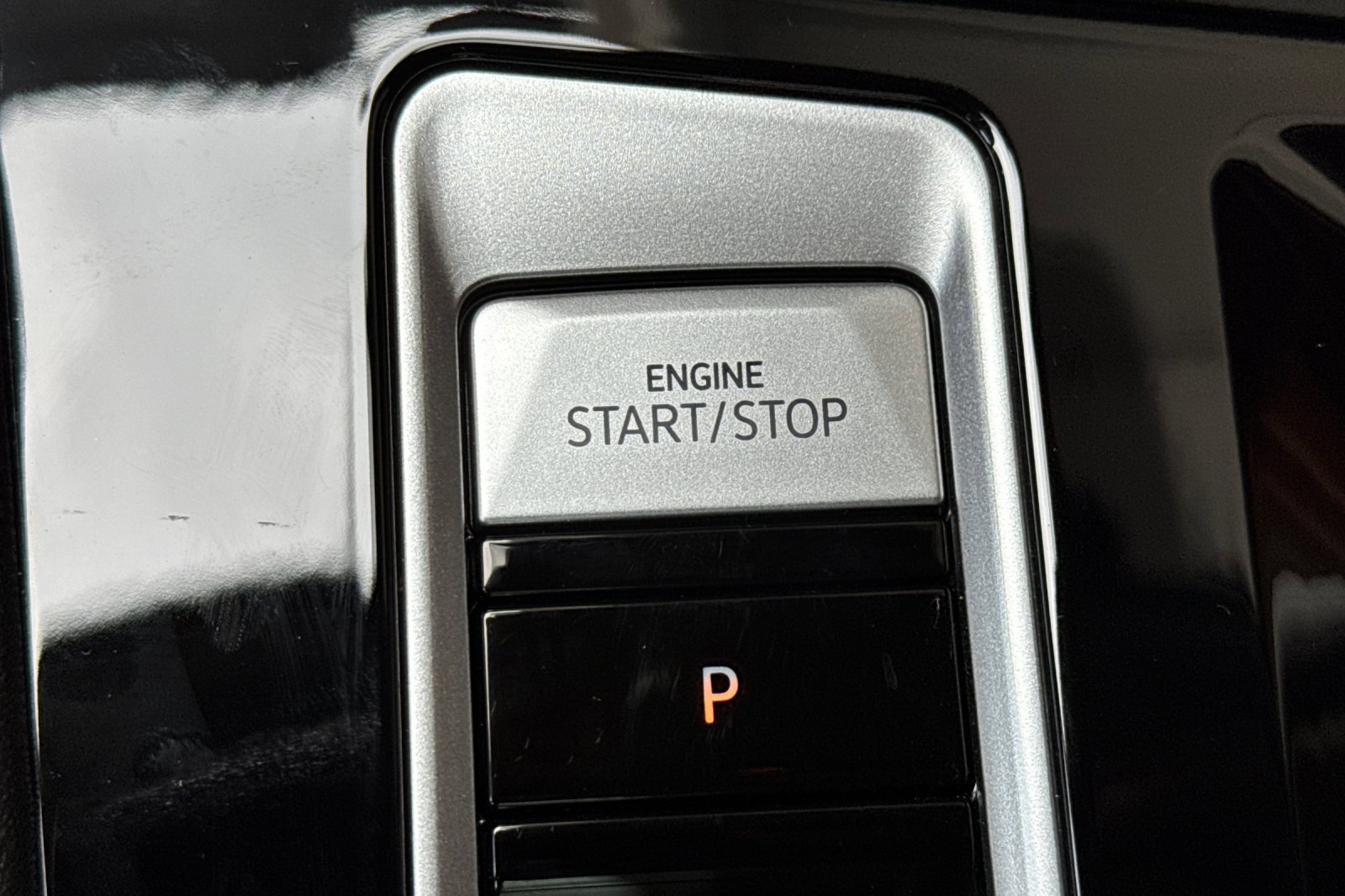 New 2025 Volkswagen Atlas Peak Edition SE image 21