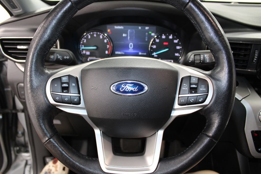 Used 2022 Ford Explorer XLT w/ Equipment Group 202A AWD/4WD image 37