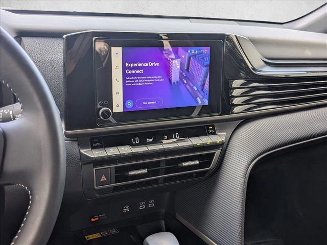 Used 2025 Toyota Camry SE FWD image 13