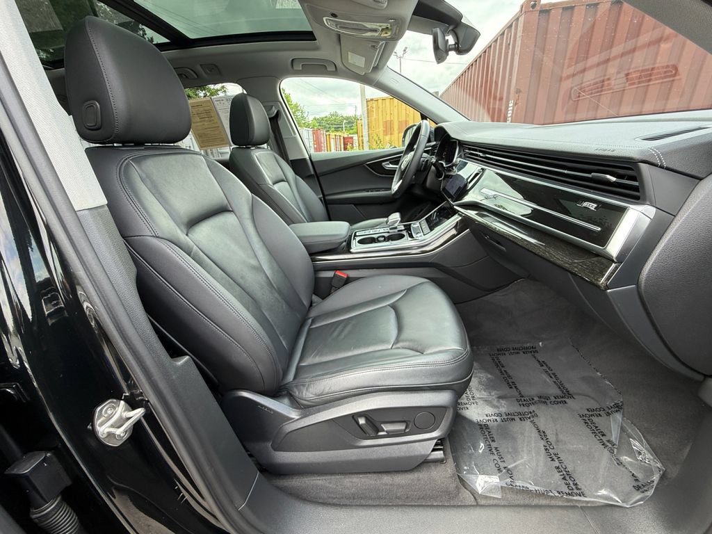 Used 2023 Audi Q7 3.0T Premium w/ Convenience Package AWD/4WD image 27