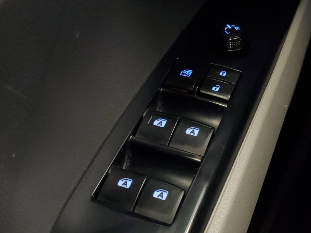 Used 2018 Toyota Camry SE FWD image 15