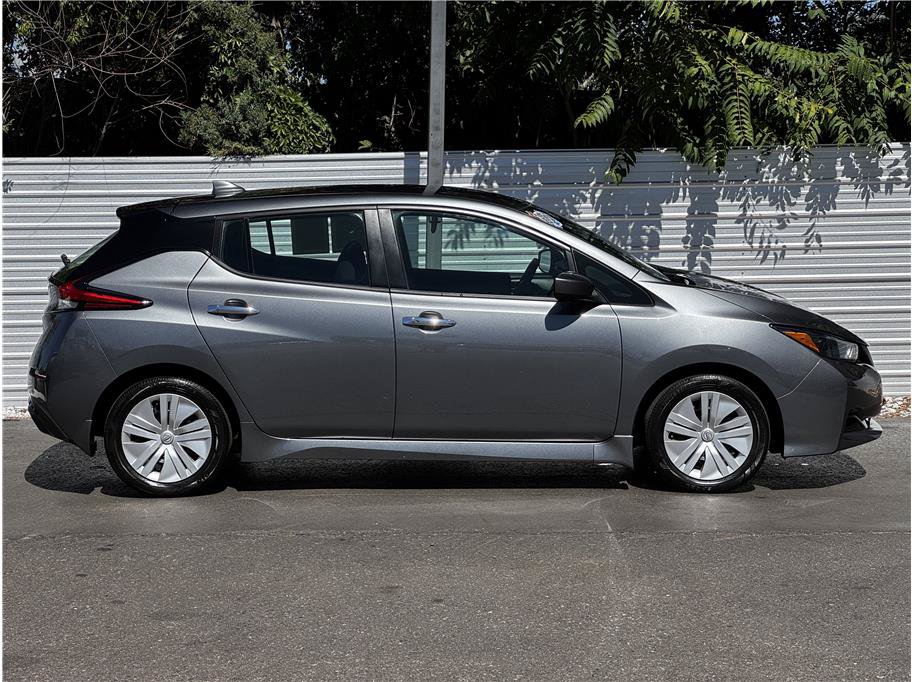 Used 2025 Nissan Leaf S FWD image 13