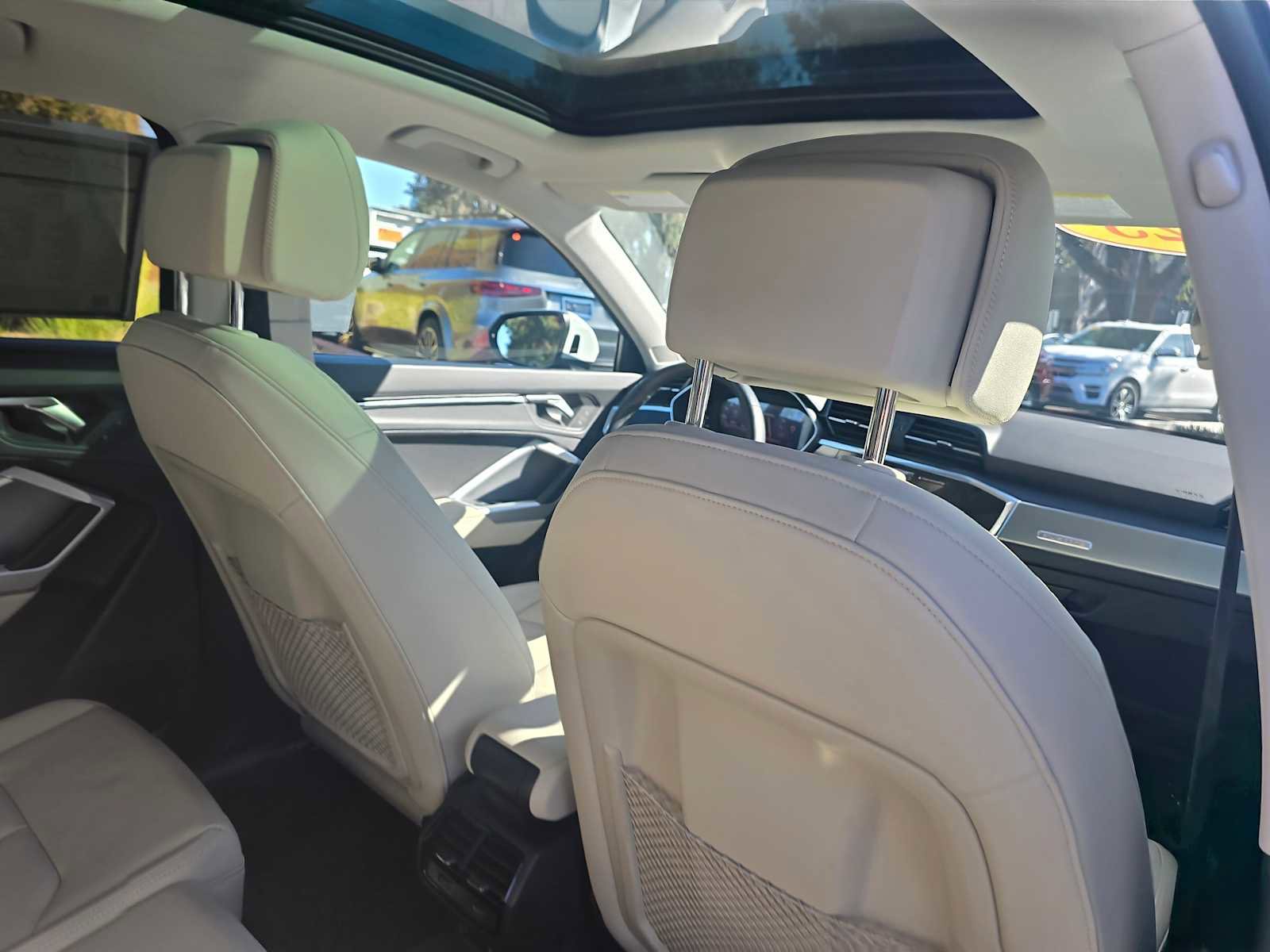 Used 2023 Audi Q3 2.0T Premium Plus w/ Premium Plus Package image 15